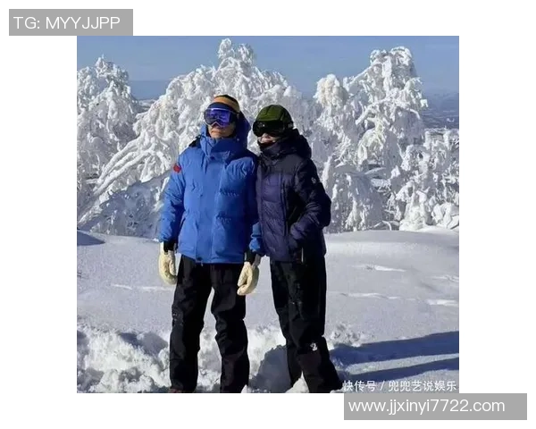 9人滑雪团现身日本！梁朝伟刘嘉玲组局，王菲李嫣母女同行纯陪同